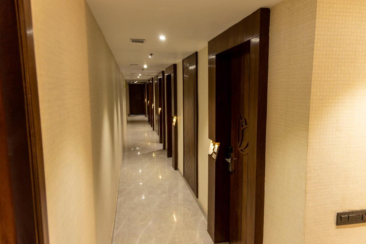 Hotel Golden Lotus Amritsar Esterno foto