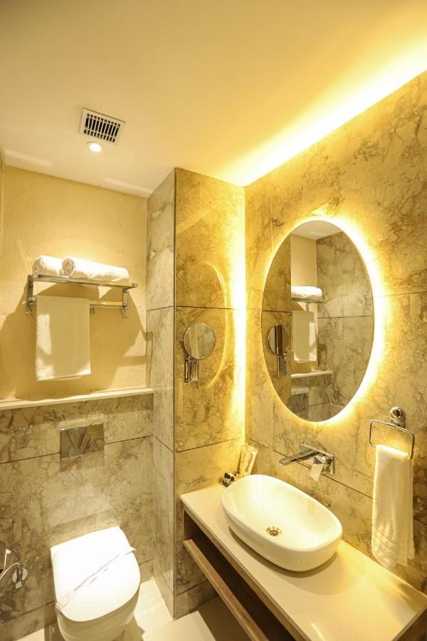 Hotel Golden Lotus Amritsar Esterno foto