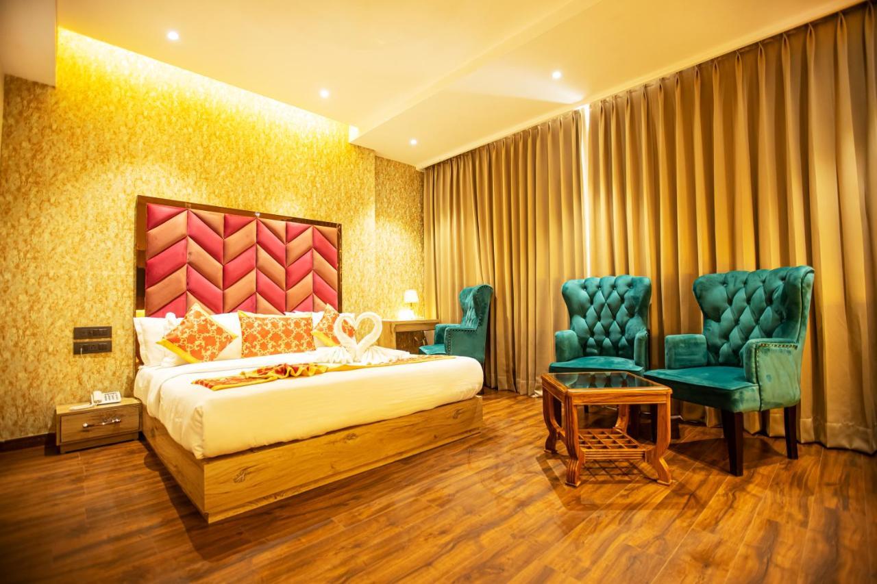 Hotel Golden Lotus Amritsar Esterno foto