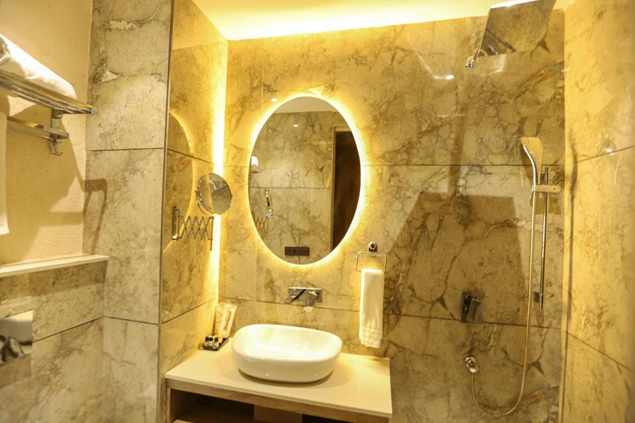 Hotel Golden Lotus Amritsar Esterno foto