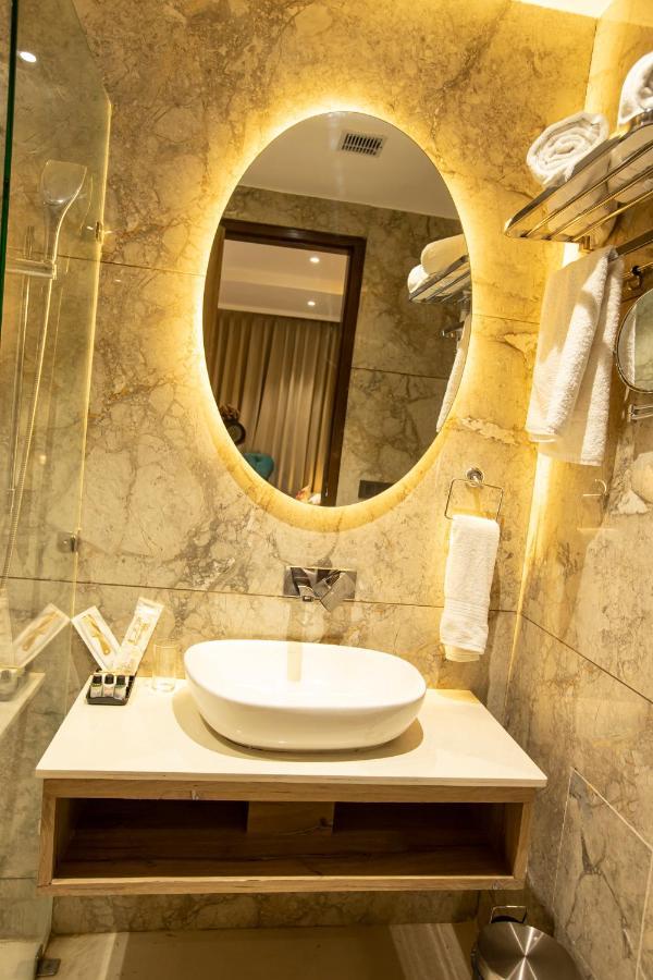 Hotel Golden Lotus Amritsar Esterno foto