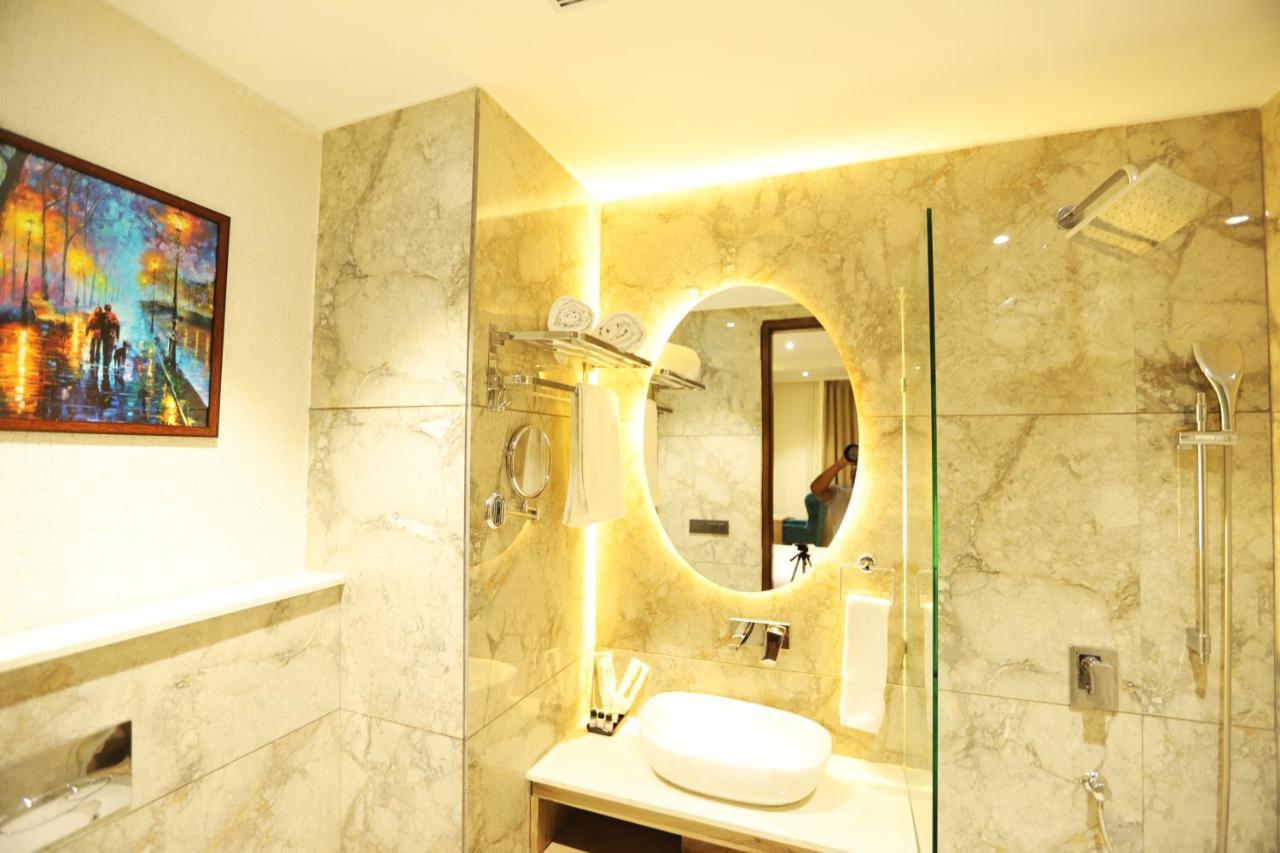 Hotel Golden Lotus Amritsar Esterno foto
